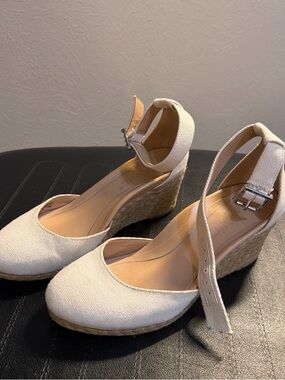 Vionic Cream Espadrille Wedge with Ankle Strap